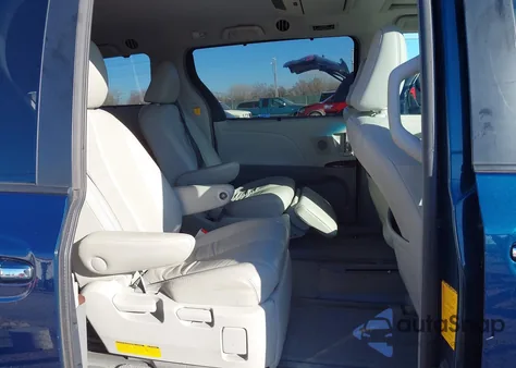 2011 Toyota Sienna Xle from USA, damaged, VIN 5TDDK3DC8BS018988